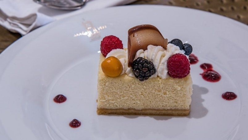 Раскрыт рецепт нежнейшей советской запеканки: вкус детства в каждом кусочке