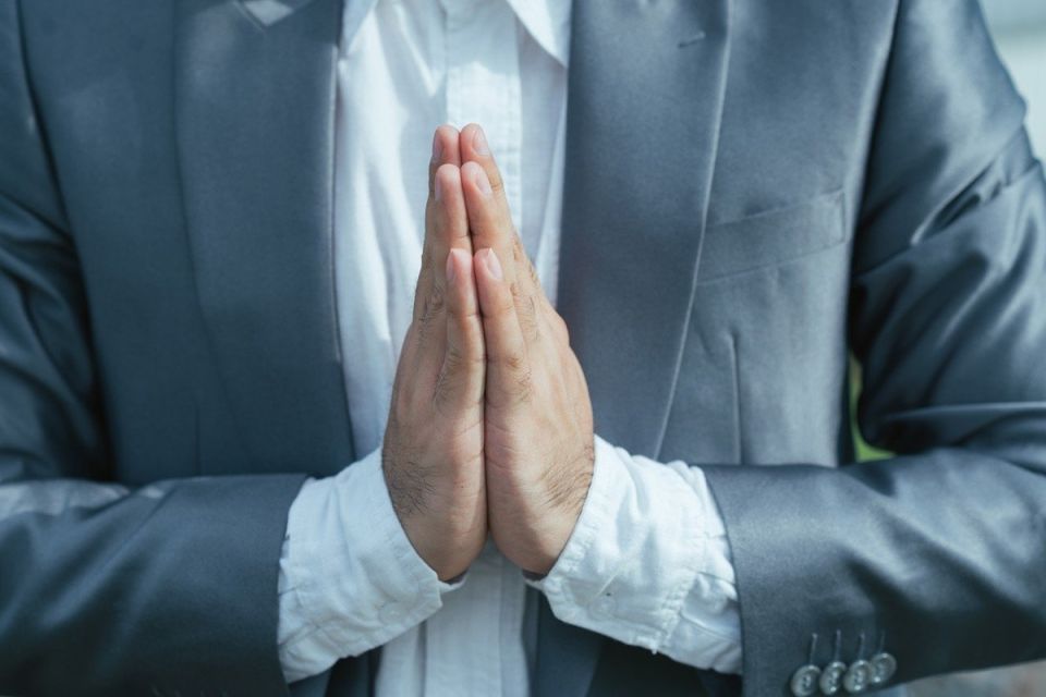 Как язык тела раскрывает интеллект: 9 жестов, о которых стоит знать