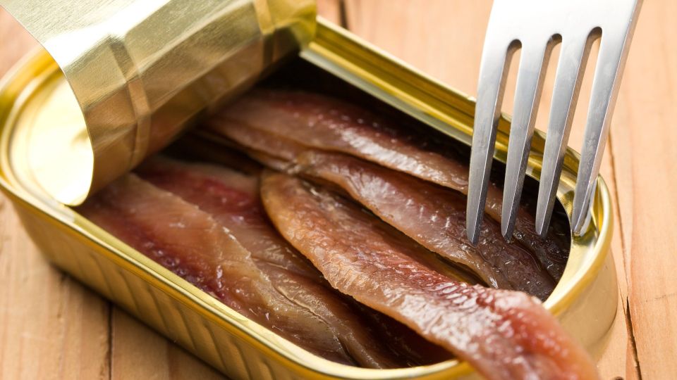 Вкуснее, чем просто нарезать: так подают селедку на Новый год шеф-повара