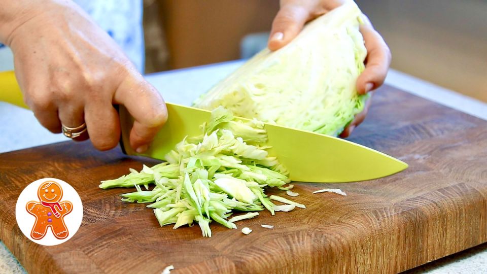 Легкий и сытный салат с капустой: идеальный выбор для ужина