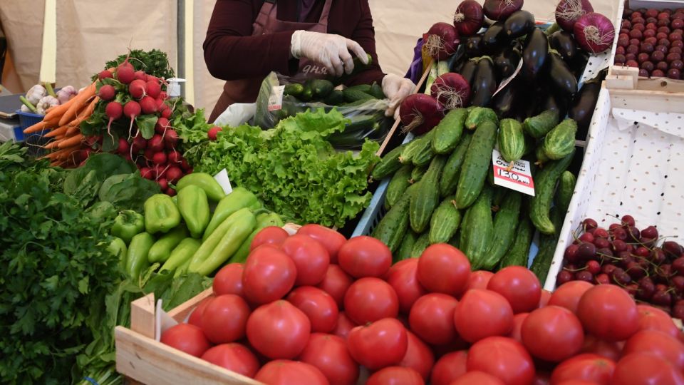 Схема рабочая и вечная: вот как дурят народ продавцы фруктов и овощей