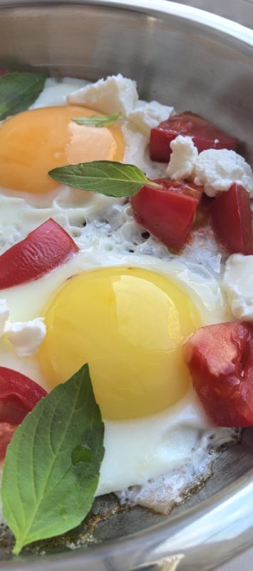 Утренний ритуал: яичница с характером, которая наполнит ваш день светом