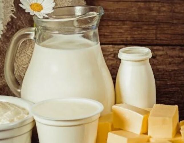 Как легко отличить качественное молоко и масло от подделок: полезные советы