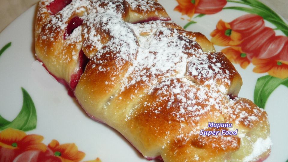 Удивительные плетенки со сливами: нежное тесто и фруктовая гармония