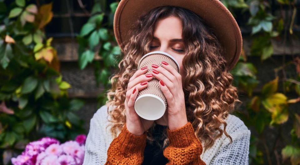 Кофе и плохое настроение: как привычный напиток может усугубить стресс