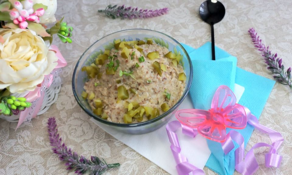 Как приготовить кулинарный шедевр: пюре из гречки с сыром и огурчиком