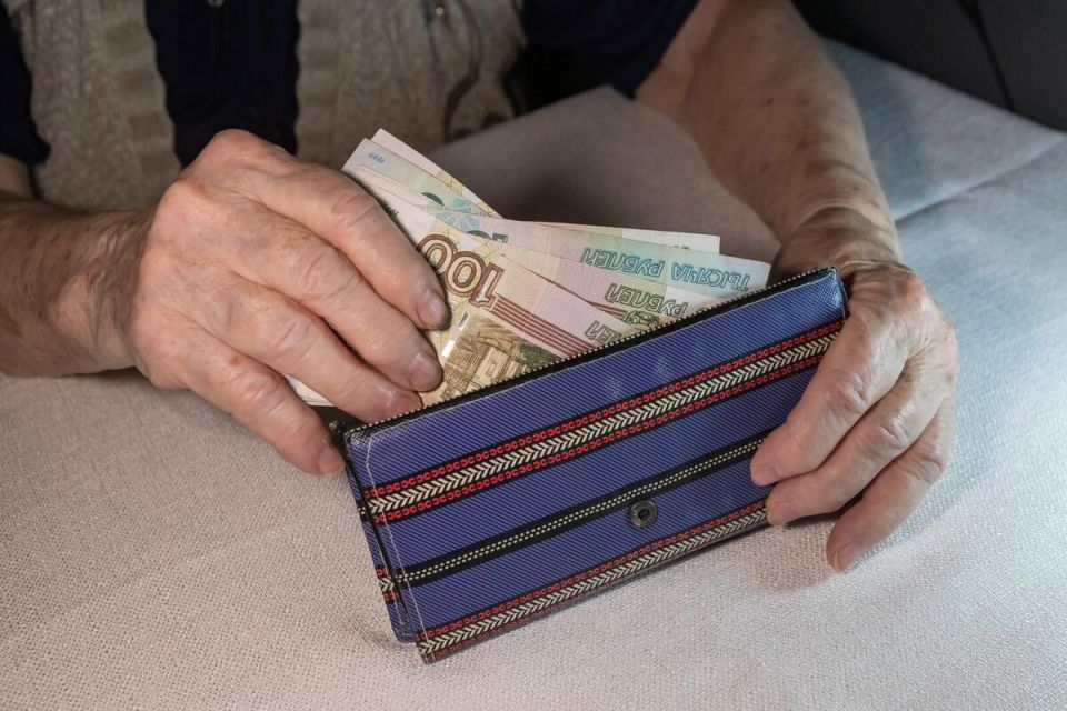 Как пенсионерам получить полагающиеся льготы и поддержку