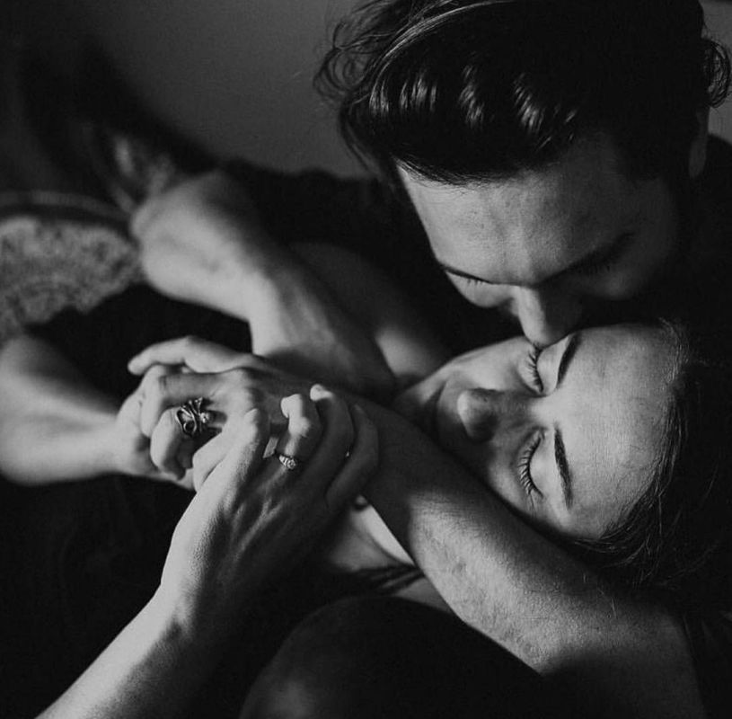 Действия влюбленного мужчины: что их выдает?