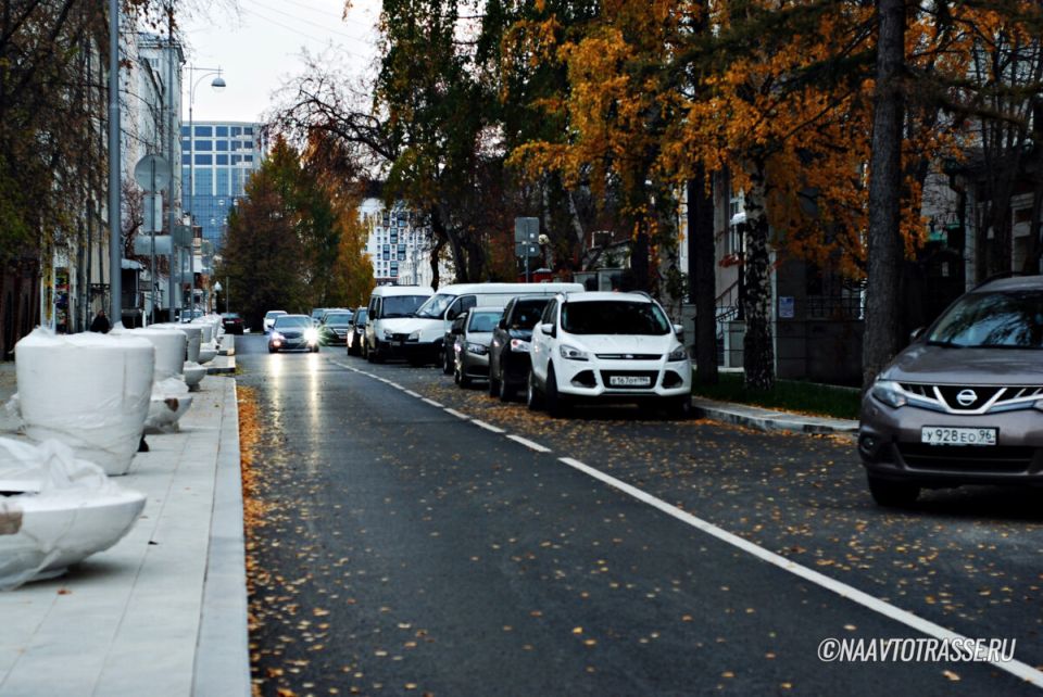 Как легко и безопасно очистить лобовое стекло от липких загрязнений