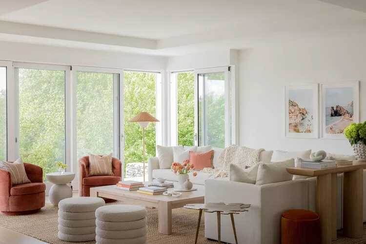 Экспертный взгляд: Окна без штор — новый взгляд на интерьер или модный каприз?