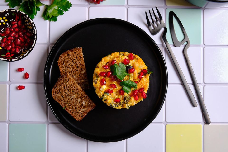 Тыква и нут: яркий салат для осеннего стола