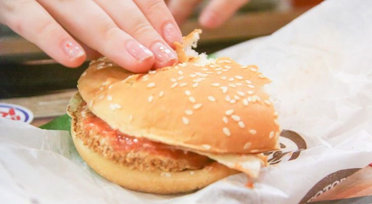 Из какого мяса сделать котлеты, чтобы приготовить бургеры как в ресторане: кулинары об этом молчат