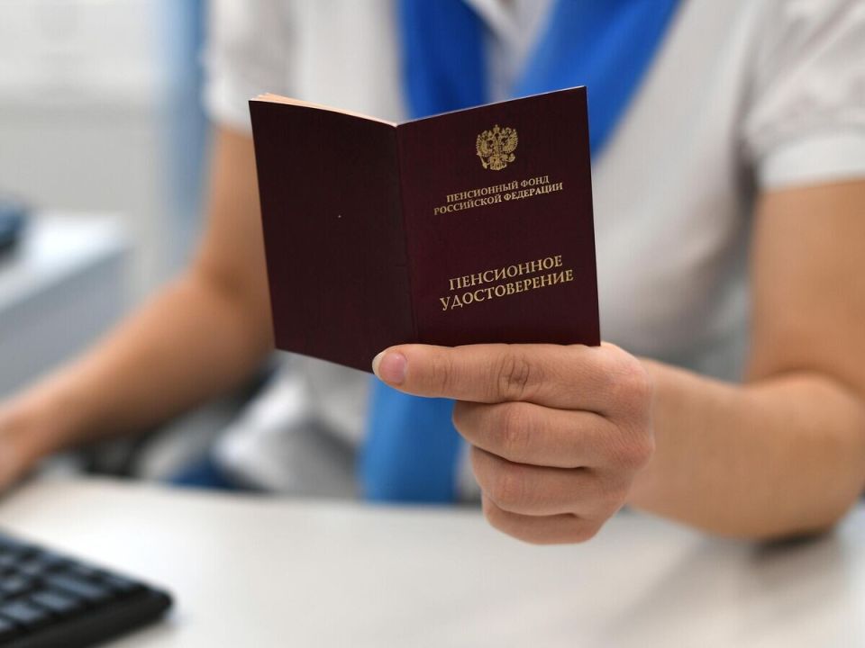 Как зарплата в 100 тысяч рублей влияет на пенсионные накопления