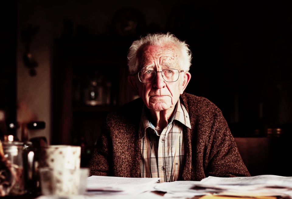 Три повода для беспокойства: как мошенники наживаются на пенсионерах