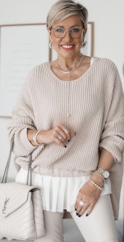 Вязаная одежда для зрелых дам: стиль и комфорт в осеннем сезоне