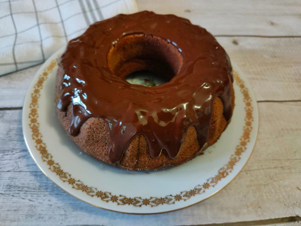 Волшебство шоколадного кекса с орехами