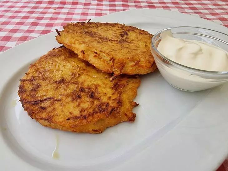 Как пожарить драники из кабачков, чтобы они были хрустящими и сочными