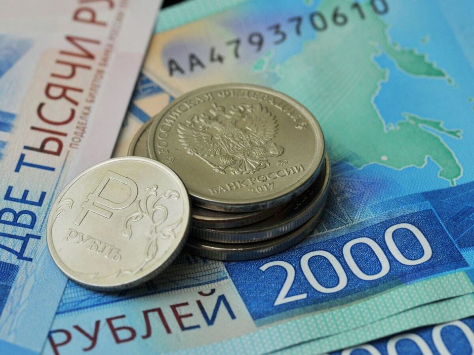 Пенсии и пособия в России: досрочные выплаты к праздникам