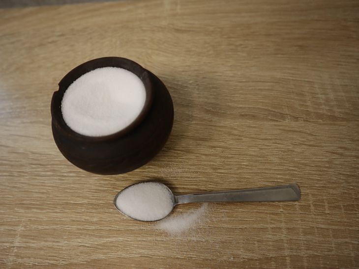 Зачем хозяйки кидают в стиральную машину мешочек с солью: неожиданный результат