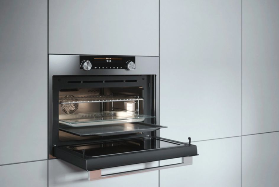 Как Asko упрощает уборку духовых шкафов: пиролиз или паровая очистка?
