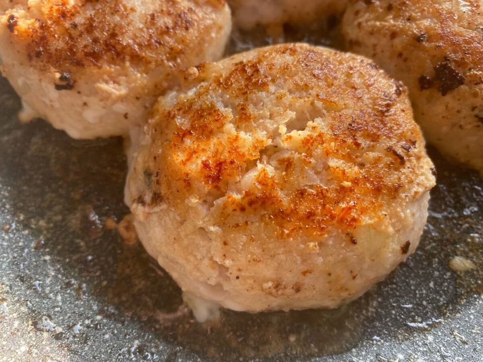 Секреты сочных рыбных котлет