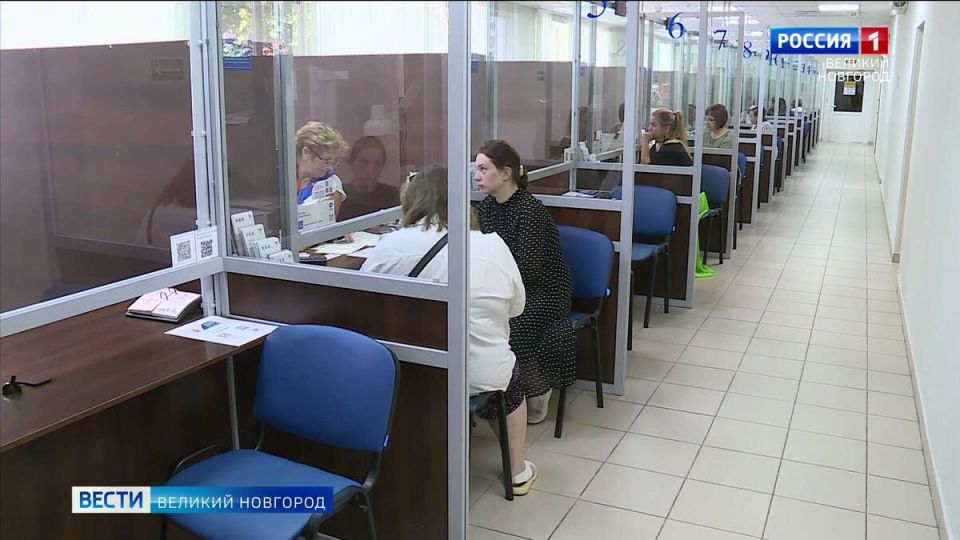 Работающим пенсионерам начали начислять повышенные страховые выплаты