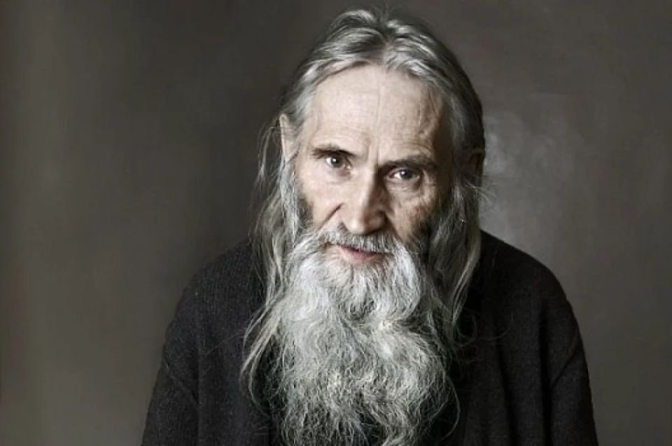 Как распознать умную женщину: ключевые признаки, на которые стоит обратить внимание