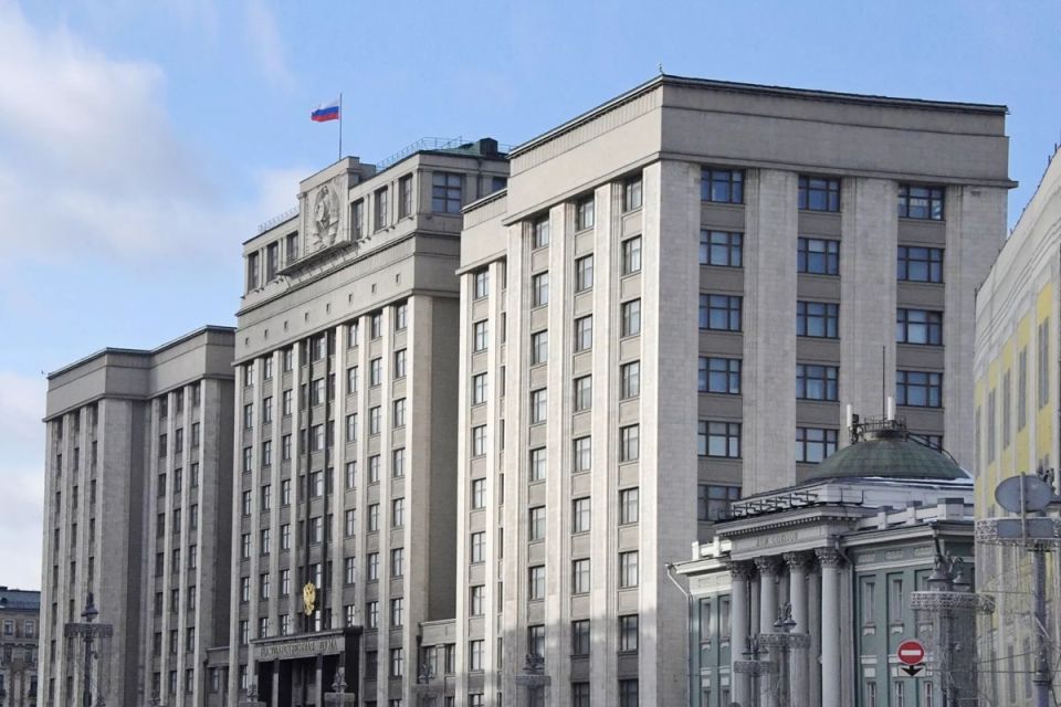 Госдума намерена увеличить налоговый лимит на подарки до 10 тысяч рублей