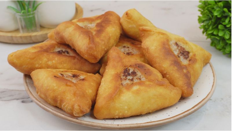 Как быстро приготовить сочные беляши на кефире