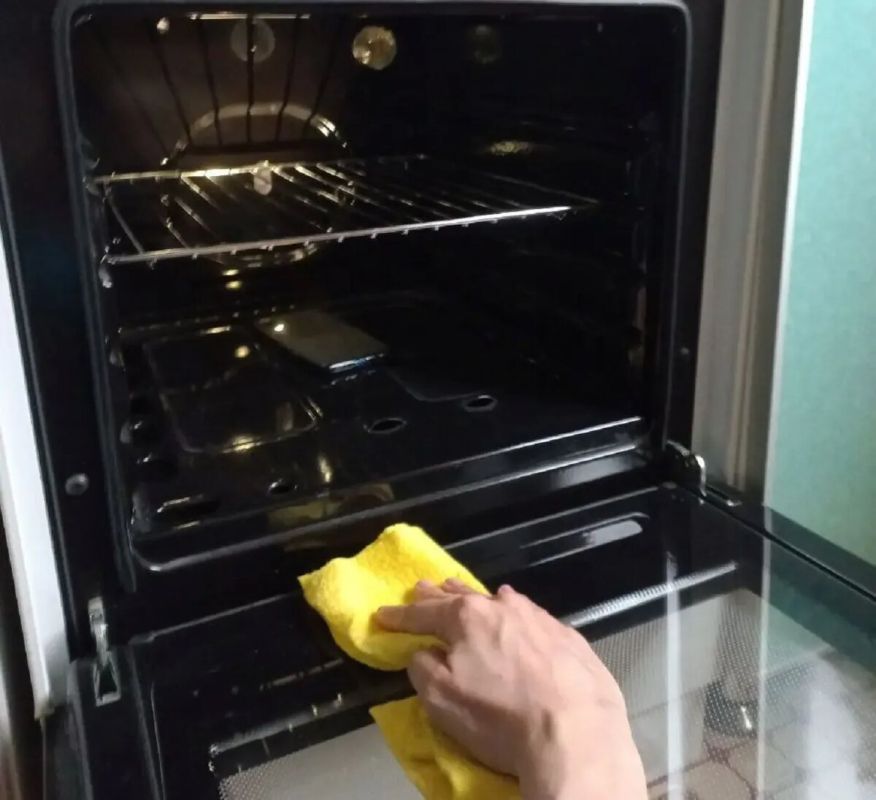 Как вернуть духовке первоначальный блеск: простой способ очистки