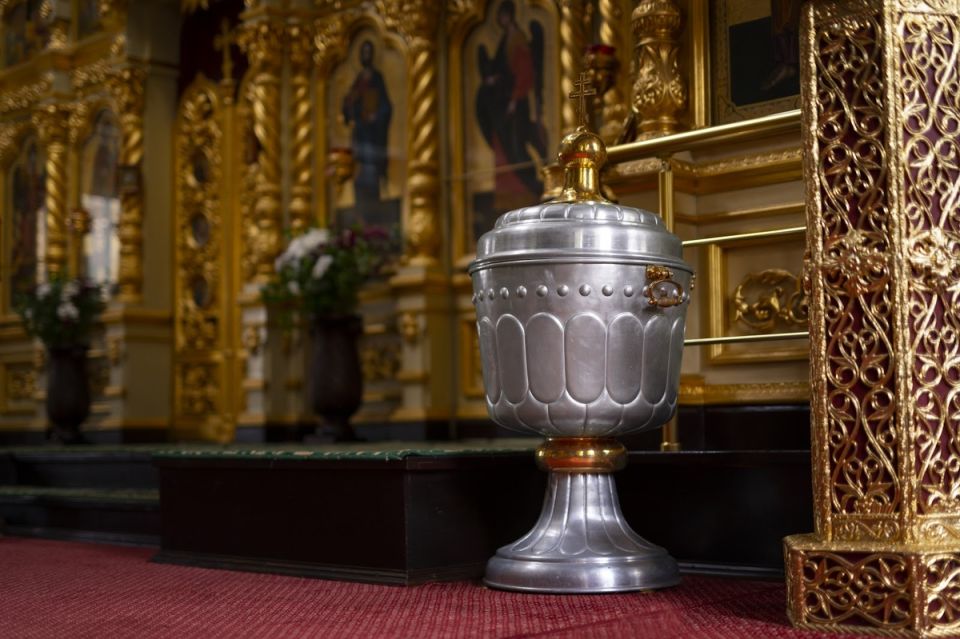 Исцеляющая сила святой воды: обряды и ритуалы разных культур