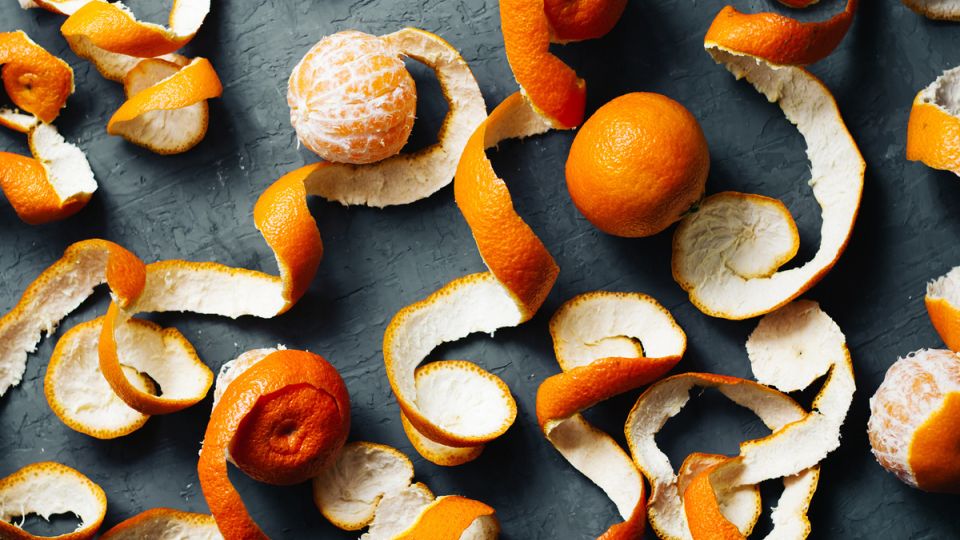 В столице стартует веселый конкурс: очистка мандаринов на скорость!