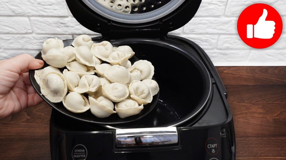 Пельмени в омлете: идеальный завтрак в мультиварке