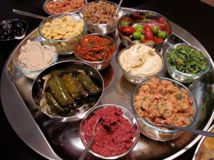 Греческая кухня: традиции, свежие вкусы и популярные блюда