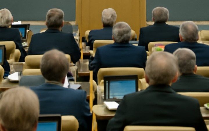 Госдума инициирует нововведение: как родители могут увеличить свой пенсионный стаж