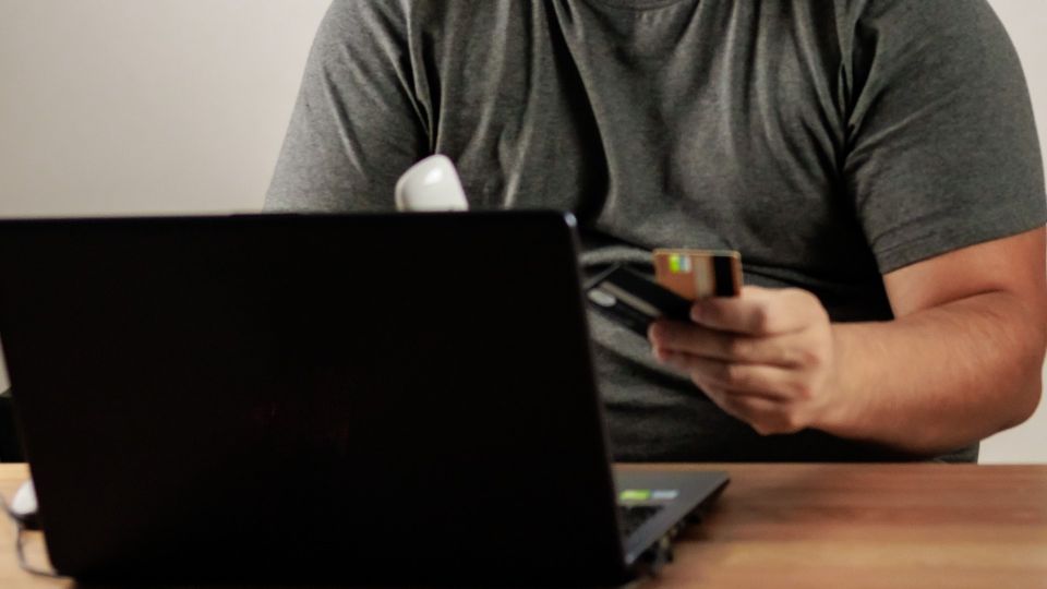 Новогодние уловки мошенников предали огласке: оставят без денег в кармане