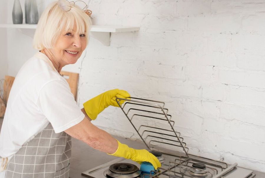 11 секретов профессиональных уборщиц: как убрать быстро и эффективно