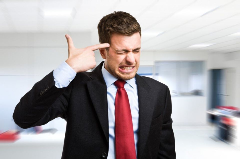 Когда помощь знакомым оборачивается бременем: пора установить границы в профессиональных отношениях