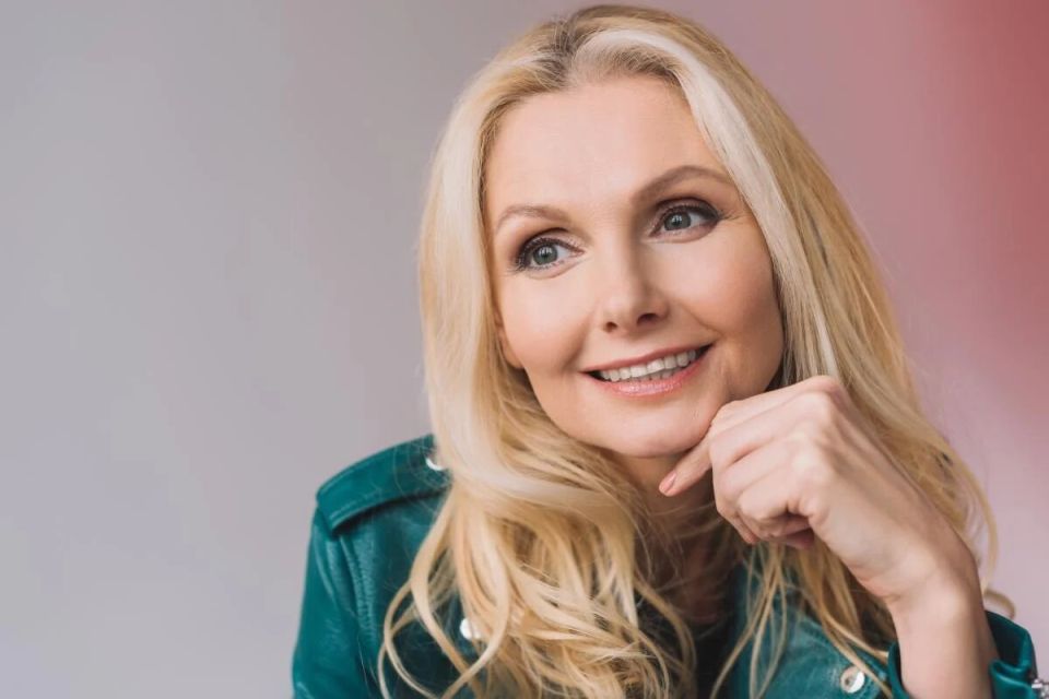 Тренды причесок для дам после 50: как выглядеть моложе и стильнее