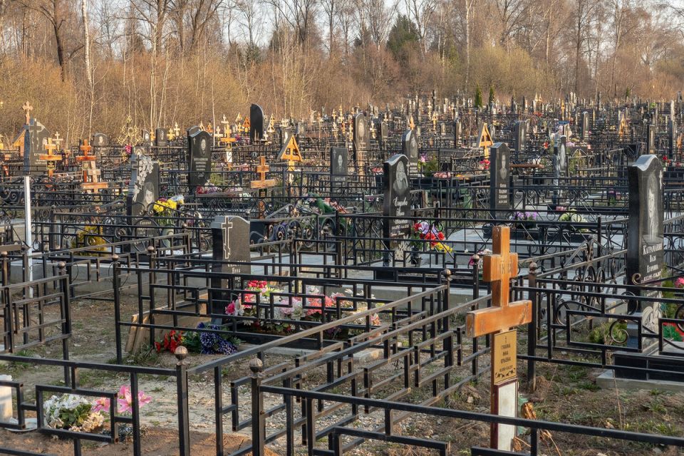 Как растущие цены на похороны ставят под угрозу традиции прощания