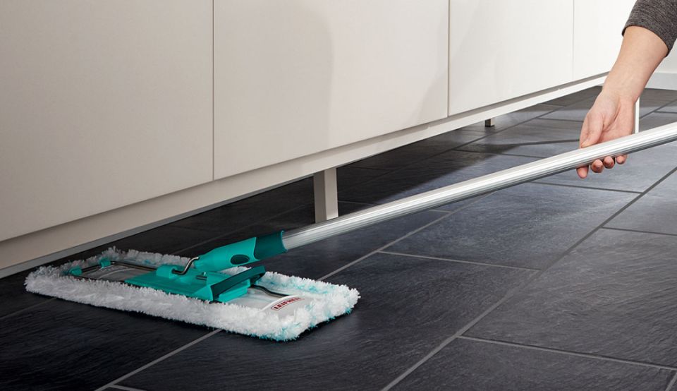 Как эффективно отмыть плитку на полу: советы и секреты