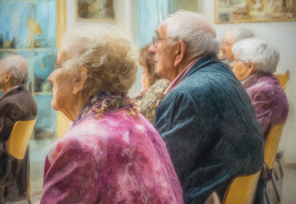 Как пенсионеры открывают новые горизонты через онлайн-образование