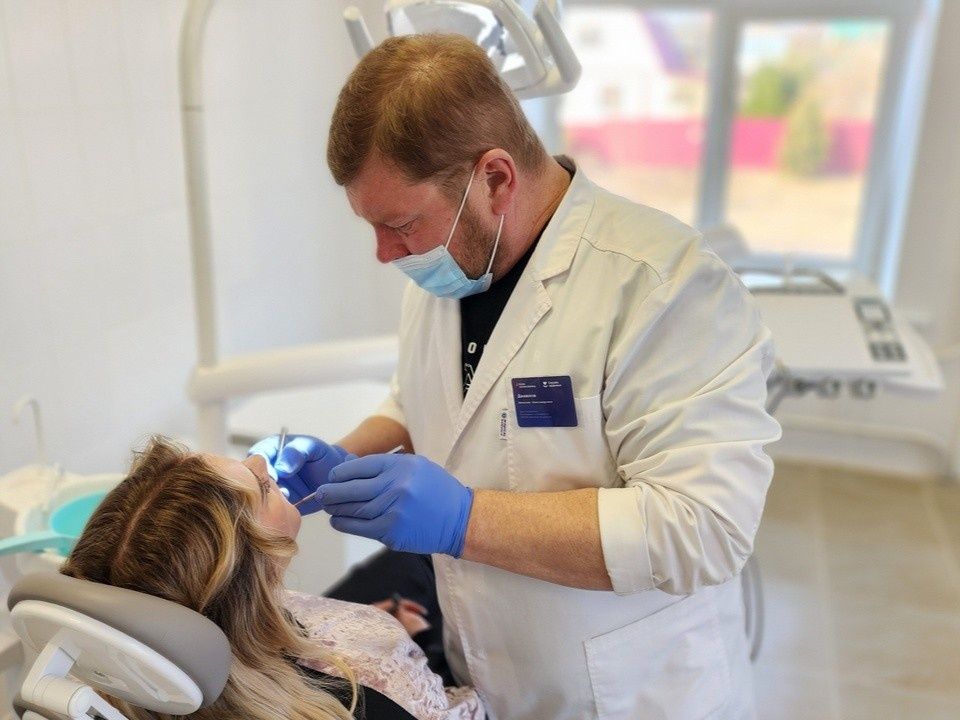 Секреты белоснежных зубов: что стоит включить в рацион для защиты от кариеса