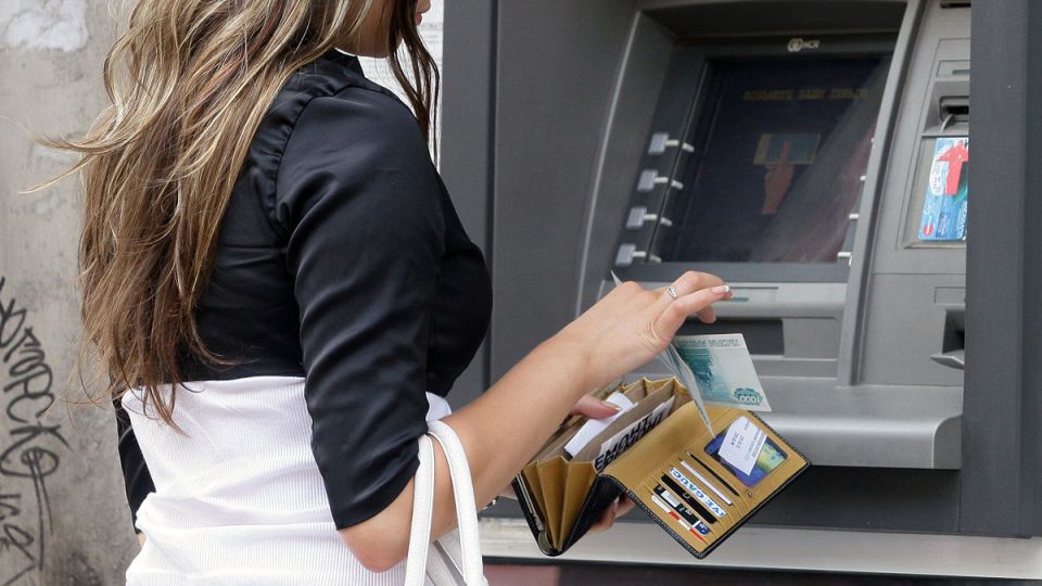 Когда просьба о переводе зарплаты может обернуться катастрофой для работодателя?