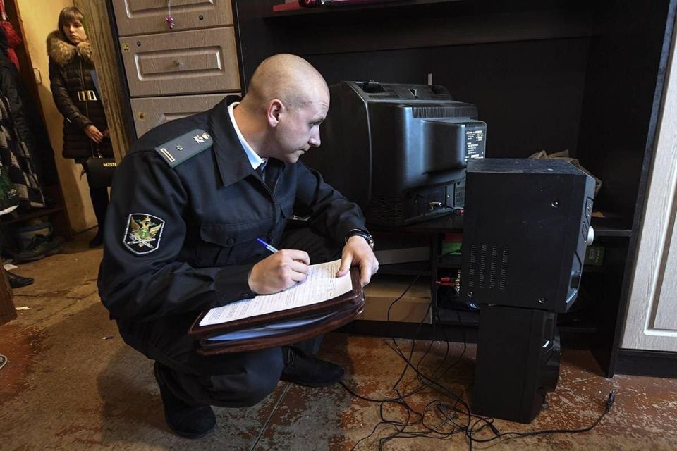 Как судебные приставы могут нарушить ваши права: печальная история ареста имущества в аренде