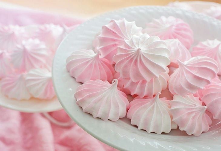 Тайный враг воздушных безе: почему на вашей кухне нельзя включать свет