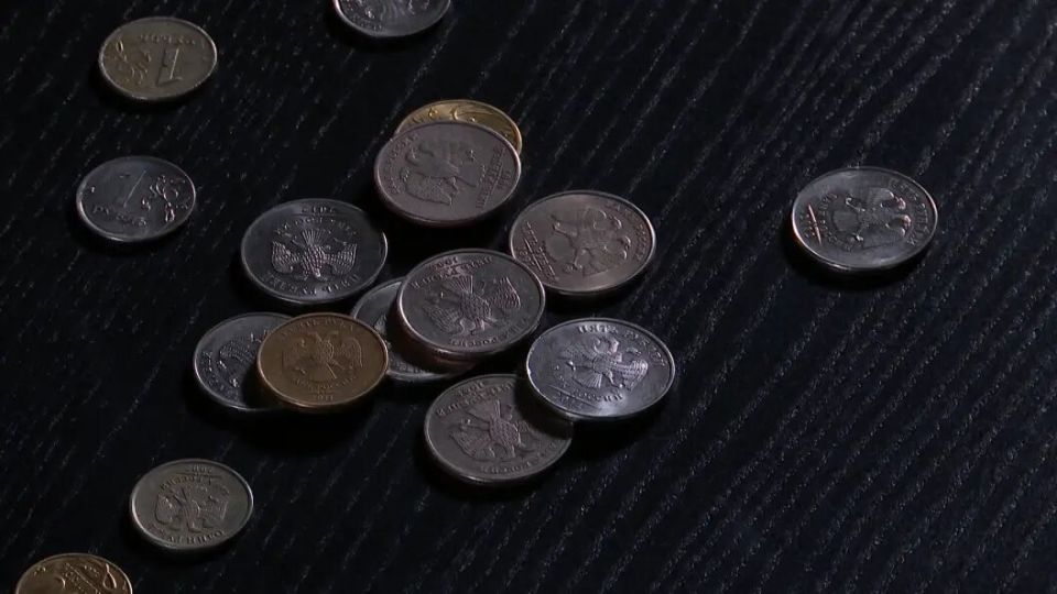 Пенсии в России: фиксированная выплата вырастет до 9584 рублей в 2026 году