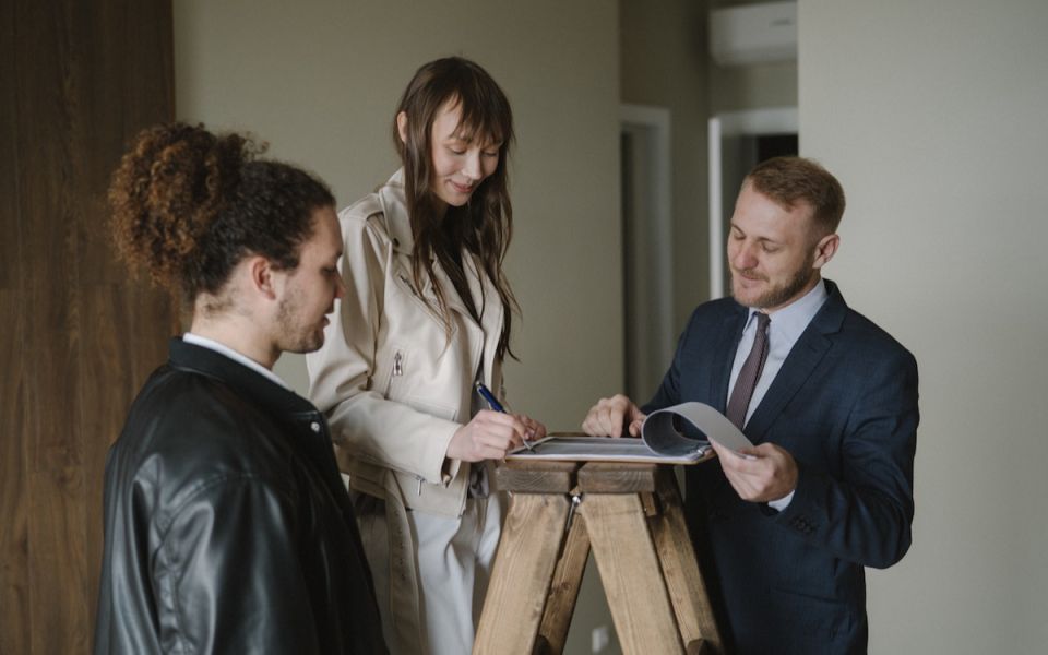 Как арендаторы могут увести вашу квартиру: методы защиты