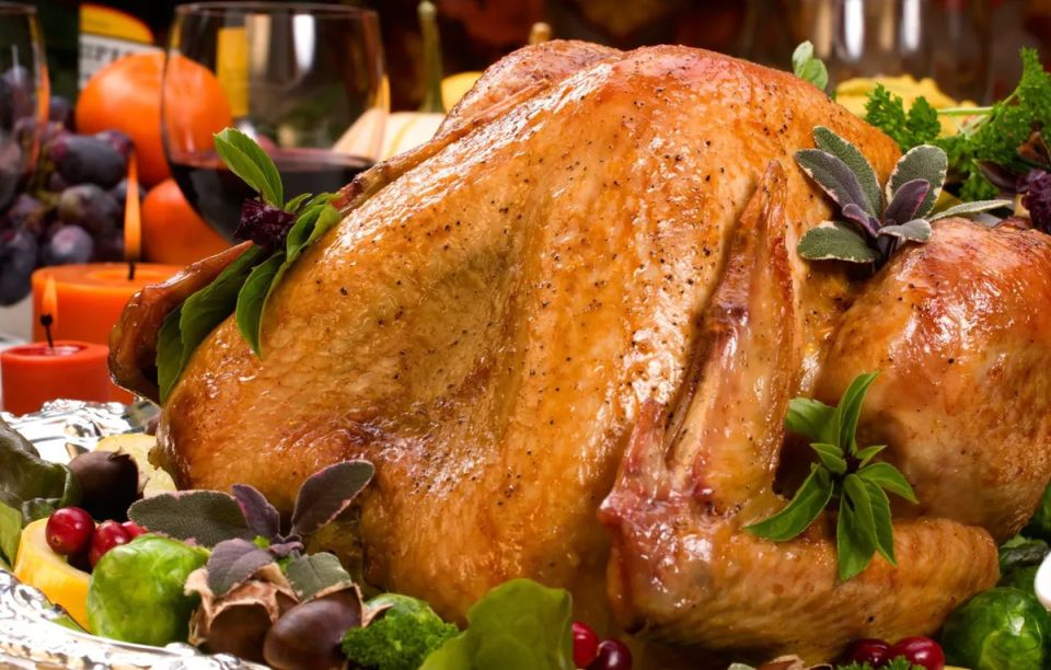 Фаршированная курица с рисом и курагой: идеальное угощение для новогоднего стола