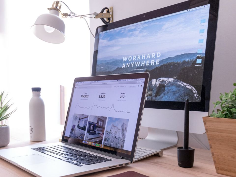 Как правильно заботиться о экранах: что не стоит использовать для чистки